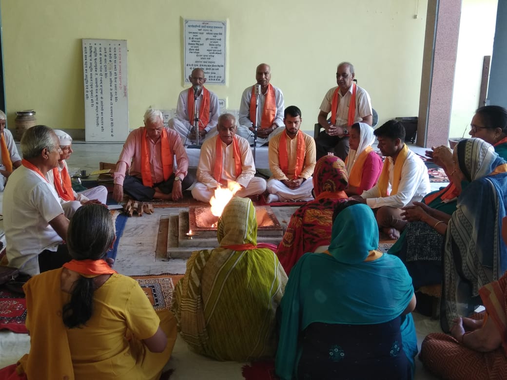 भजनों के माध्यम से व्यक्त किये स्वामी दयानन्द के आदर्श,रुड़की में आर्य समाज रामनगर का 43 वां वार्षिक उत्सव प्रारम्भ