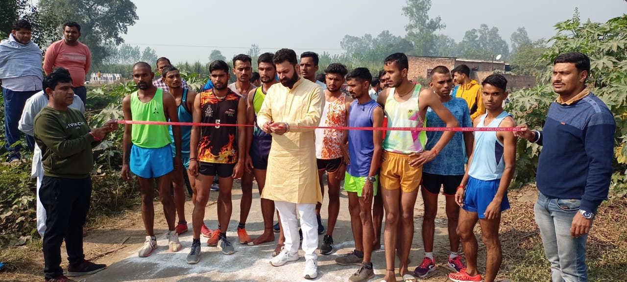आम आदमी पार्टी के नेता मंगलोर विधानसभा प्रभारी नवनीत राठी ने ग्राम लिब्बरहेरी मे किया दौड़ प्रतियोगिता का शुभारंभ