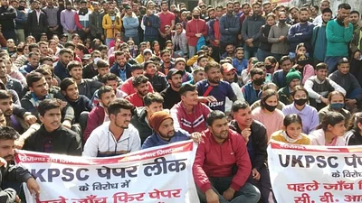 Uttarakhand: भर्ती धांधली के विरोध में प्रदेशभर में प्रदर्शन, सड़कें जाम, तस्वीरों में देखें युवाओं का आक्रोश