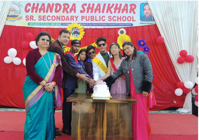 चंद्रशेखर सीनियर सेकेंडरी पब्लिक स्कूल रामनगर रुड़की में 12वीं कक्षा के विद्यार्थियों के लिए विदाई समारोह का  किया गया आयोजन