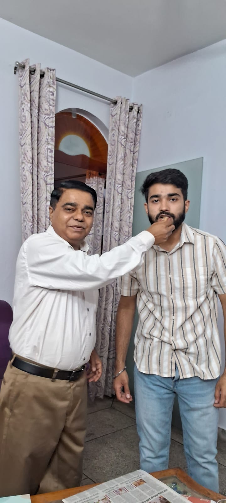 पूर्व राज्य मंत्री ठाकुर संजय सिंह के पुत्र बने सीए-लोगों ने दी शुभकामनाएं एवं आशीर्वाद