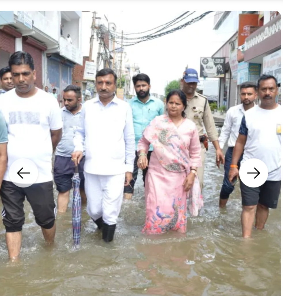 रुड़की में जलभराव की स्थिति का मेयर अनिता अग्रवाल ने लिया जायज़ा, मौके पर पहुंचकर जनता का जाना हाल